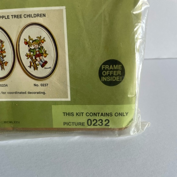 VTG 1975 Paragon Peasant Children Girl Needlecraft Hummel Stitchery Kit #0232 - Picture 3 of 10